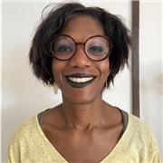 Murielle analyste dans le secteur aérien et professeure de FLE va vous aider à mieux communiquer et être à l'aise en français O/E